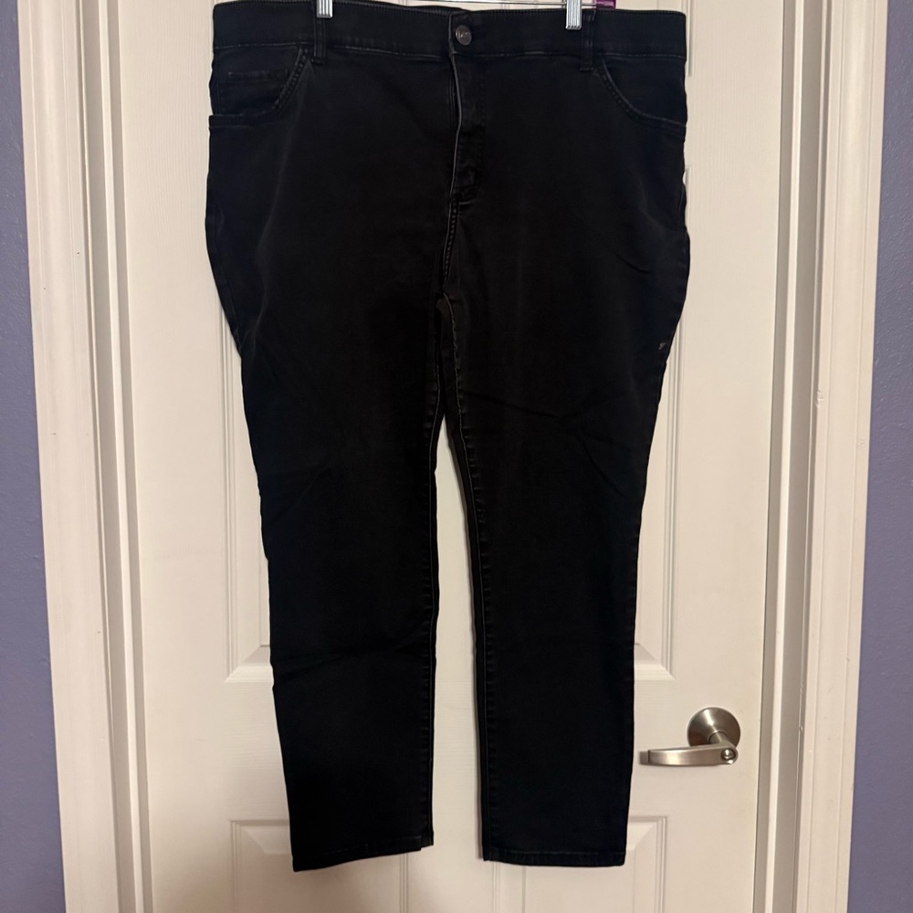 Lee Women's Dark Black Ankle Jeans